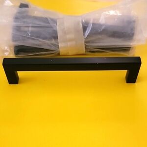 🔴 Black cabinet pulls (4)